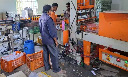 காரிமங்கலத்தில்ஓட்டல்கள், மாம்பழ கடைகளில் உணவு பாதுகாப்பு அலுவலர் சோதனை காரிமங்கலத்தில்ஓட்டல்கள், மாம்பழ கடைகளில் உணவு பாதுகாப்பு அலுவலர் சோதனை