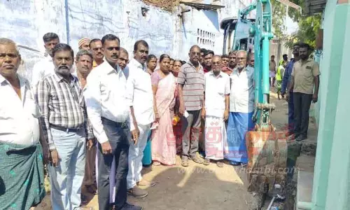 ரூ.18 லட்சத்தில் வாறுகால் அமைக்கும் பணி; துணை மேயர் தொடங்கி வைத்தார்