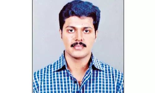 ரெயில்முன் பாய்ந்து கல்லூரி முதல்வர் தற்கொலை