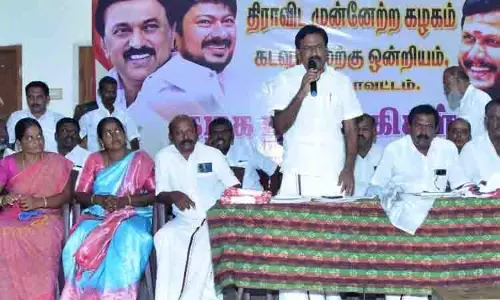 கடவூர் மேற்கு ஒன்றிய தி.மு.க. ஆலோசனை கூட்டம்