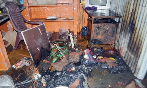 ஈரோடு பெரியவலசில் தீ விபத்து