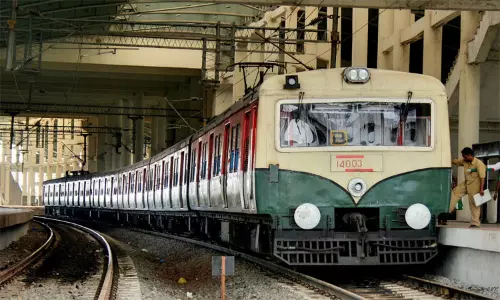சென்னை கடற்கரை-சேப்பாக்கம் இடையே பறக்கும் ரெயில் சேவை அடுத்த ஆண்டு ஜனவரி 31 வரை ரத்து..! சென்னை கடற்கரை-சேப்பாக்கம் இடையே பறக்கும் ரெயில் சேவை அடுத்த ஆண்டு ஜனவரி 31 வரை ரத்து..!
