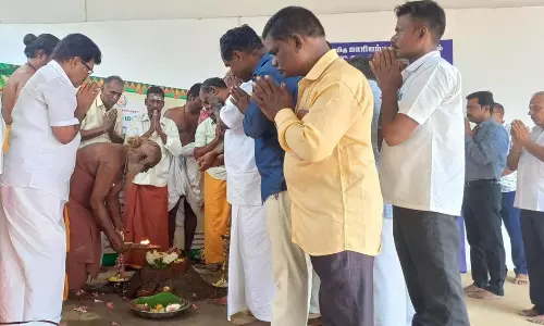 கருவலூர் மாரியம்மன் கோவிலில்கும்பாபிஷேகம் நடத்த பூமிபூஜை