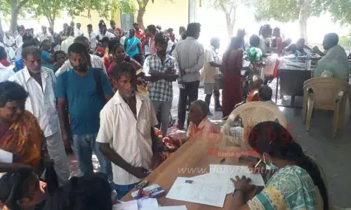 மாற்றுத்திறனாளிகளுக்கு அடையாள அட்டை வழங்கும் சிறப்பு முகாம்