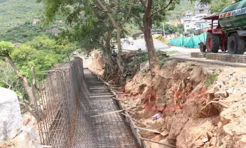 மலைப்பாதை ரூ.3½ கோடியில் சீரமைப்பு