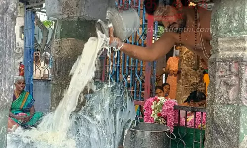 வைகாசி மாத பிரதோஷத்தையொட்டி சிவன் கோவில்களில் சிறப்பு வழிபாடு; ஏராளமான பக்தர்கள் சாமி தரிசனம்