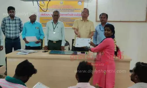 வேளாண் திறன் வளர்ப்பு பயிற்சி முடித்தவர்களுக்கு சான்றிதழ்