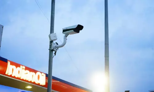 அதிநவீன கண்காணிப்பு கேமராக்கள் பொருத்தம்