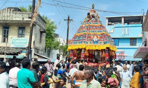 பிரம்ம சிரக்கண்டீஸ்வரர் கோவில் தேரோட்டம்