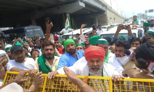 விவசாயிகள் போராட்டத்துக்கு அழைப்பு: டெல்லி எல்லைகளில் பாதுகாப்பு அதிகரிப்பு