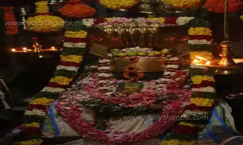 சிவன் கோவில்களில் பிரதோஷ வழிபாடு சிவன் கோவில்களில் பிரதோஷ வழிபாடு