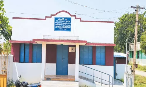 வேலஞ்சேரி கிராமத்தில் புனரமைக்கப்பட்ட நூலகத்தை திறக்க பொதுமக்கள் கோரிக்கை
