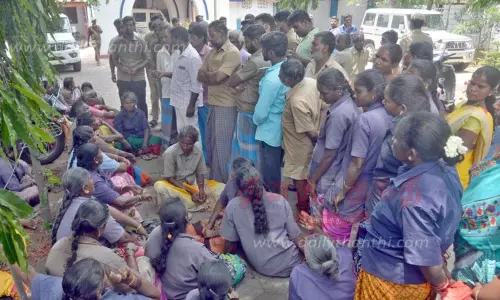 தூய்மை பணியாளர்கள் 2-வது நாளாக போராட்டம்