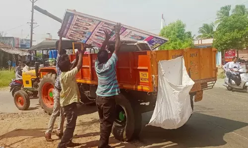 விளம்பர பதாகைகளால் ஏற்படும் விபத்துகளுக்கு அதன் உரிமையாளர்களே பொறுப்பு
