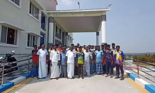 ஏரியூர் அருகே பரிசல் பயணத்திற்கு கூடுதல் கட்டணம் வசூல் - வட்டார வளர்ச்சி அலுவலகத்தை பொதுமக்கள் முற்றுகை