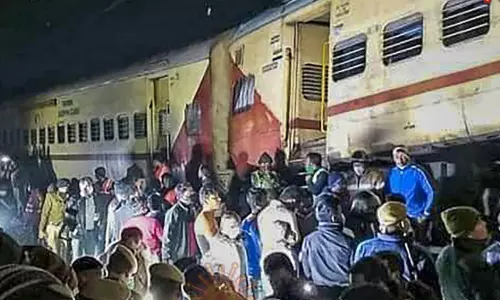 கோரமண்டல் ரெயிலில் எந்தெந்த பெட்டிகள் தடம் புரண்டன