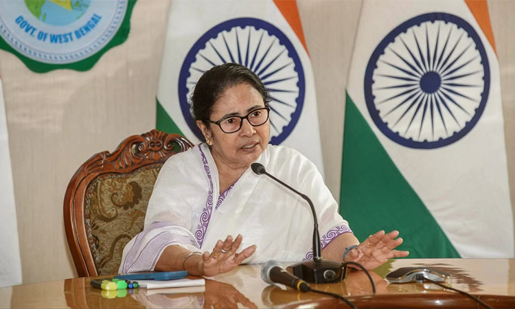 ரெயில் விபத்து நடந்த பகுதியை பார்வையிட ஒடிசா செல்கிறார் மேற்குவங்காள முதல்-மந்திரி மம்தா