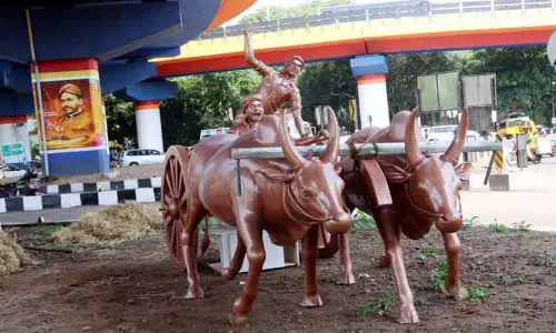 கோவையின் பெருமைகளை விளக்கும் வகையில் மாநகரின் 21 இடங்களில் சிலைகள்