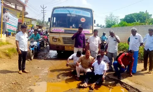 பொதுமக்கள் சாலை மறியல் பொதுமக்கள் சாலை மறியல்