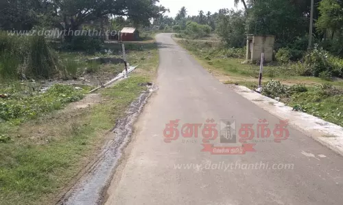 ஆற்றின் குறுக்கே உயர்மட்ட பாலம் கட்ட வேண்டும்