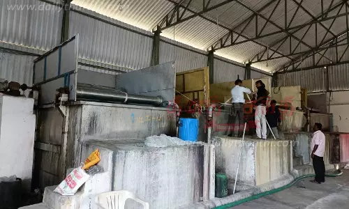 குமாரபாளையத்தில் கழிவுநீரை சுத்திகரிக்காமல் வெளியேற்றிய 3 சாயப்பட்டறைகளுக்கு `சீல்