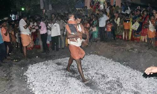 நெல்லிக்குப்பத்தில் திரவுபதி அம்மன் கோவிலில் தீமிதி திருவிழா; திரளான பக்தர்கள் நேர்த்திக்கடன் செலுத்தினர்