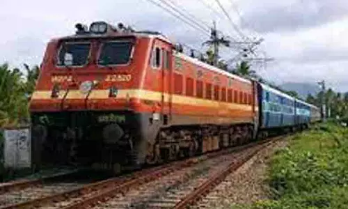 மதுரை-புனலூர் எக்ஸ்பிரஸ் ரெயில் போக்குவரத்தில் மாற்றம் மதுரை-புனலூர் எக்ஸ்பிரஸ் ரெயில் போக்குவரத்தில் மாற்றம்