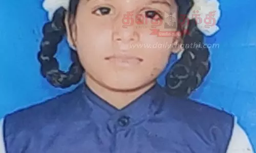 பாப்பிரெட்டிப்பட்டி அருகே ஏரியில் மூழ்கி பள்ளி மாணவி பலி-மீன்பிடிக்க முயன்ற போது பரிதாபம்