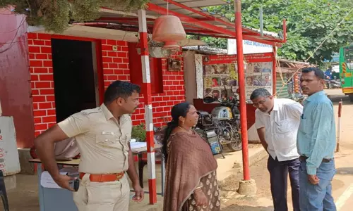 பந்தலூர் பகுதியில் பிளாஸ்டிக் பொருட்கள் விற்ற கடைக்கு அபராதம்