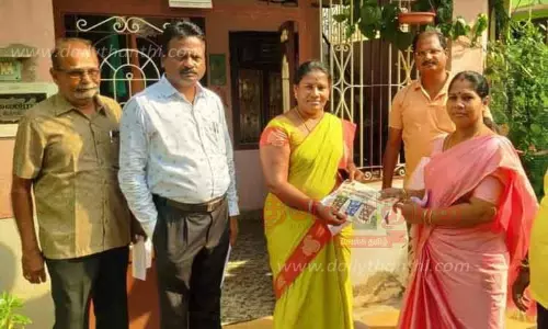 நகரின் தூய்மை குறித்த விழிப்புணர்வு துண்டு பிரசுரம்