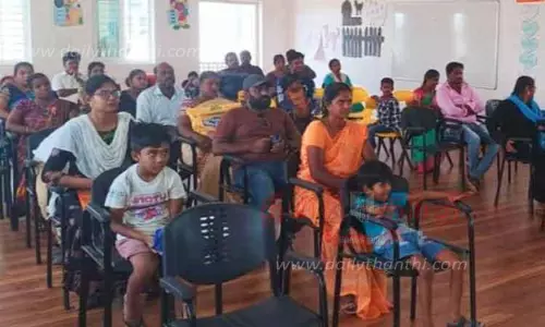பள்ளியில் மாணவர்களின் கற்றல் குறித்து பெற்றோர்களுடன் கலந்துரையாடல்