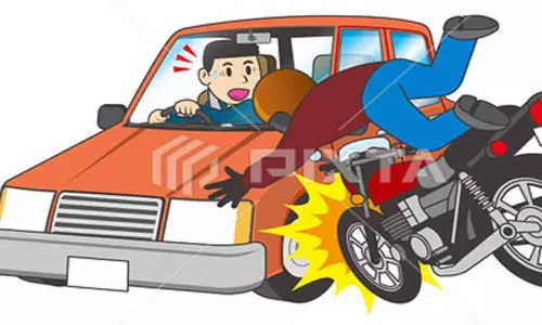 கார்-மோட்டார் சைக்கிள் மோதல்; நிதி நிறுவன அதிபர் பலி