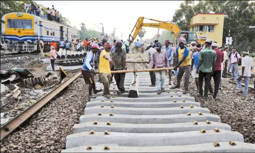 ஒடிசா விபத்து: இன்று முதல் ரெயில் சேவை துவங்கியது..!!