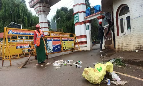 ஊட்டியில் கோடை சீசனில் 1¾ லட்சம் கிலோ பிளாஸ்டிக் கழிவுகள் அகற்றம் ஊட்டியில் கோடை சீசனில் 1¾ லட்சம் கிலோ பிளாஸ்டிக் கழிவுகள் அகற்றம்