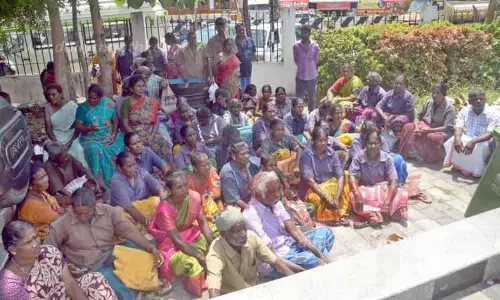 3-வது நாளாக தூய்மை பணியாளர்கள் காத்திருப்பு போராட்டம்