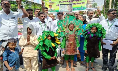 மண்எண்ணெய் கேனுடன் மனு அளிக்க வந்த பெண்ணால் பரபரப்பு