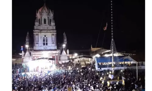 மேல்நாரியப்பனூர் புனித அந்தோணியார் ஆலய பெருவிழா கொடியேற்றம் 13-ந்தேதி ஆடம்பர தேர்பவனி நடக்கிறது