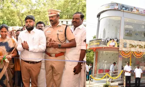 தர்மபுரியில் சூரிய ஒளி மின்சக்தி மூலம் இயங்கும்   2 அடுக்கு நவீன பயணிகள் நிழற்கூடம்