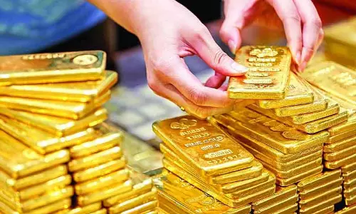 இலங்கையில் இருந்து படகில் கடத்தி வந்த 5 கிலோ தங்கக்கட்டிகள் பறிமுதல்