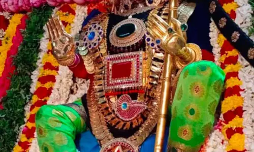 செல்வி அம்மன் கோவிலில் திருமாலை பூஜை செல்வி அம்மன் கோவிலில் திருமாலை பூஜை