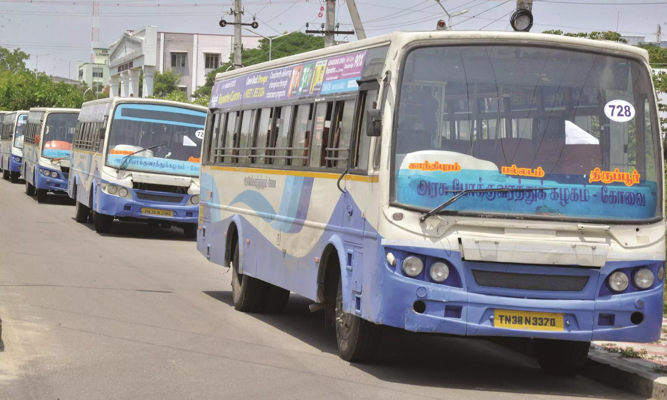 ஒரே நாளில் 5 அரசு பஸ்கள் ஜப்தி