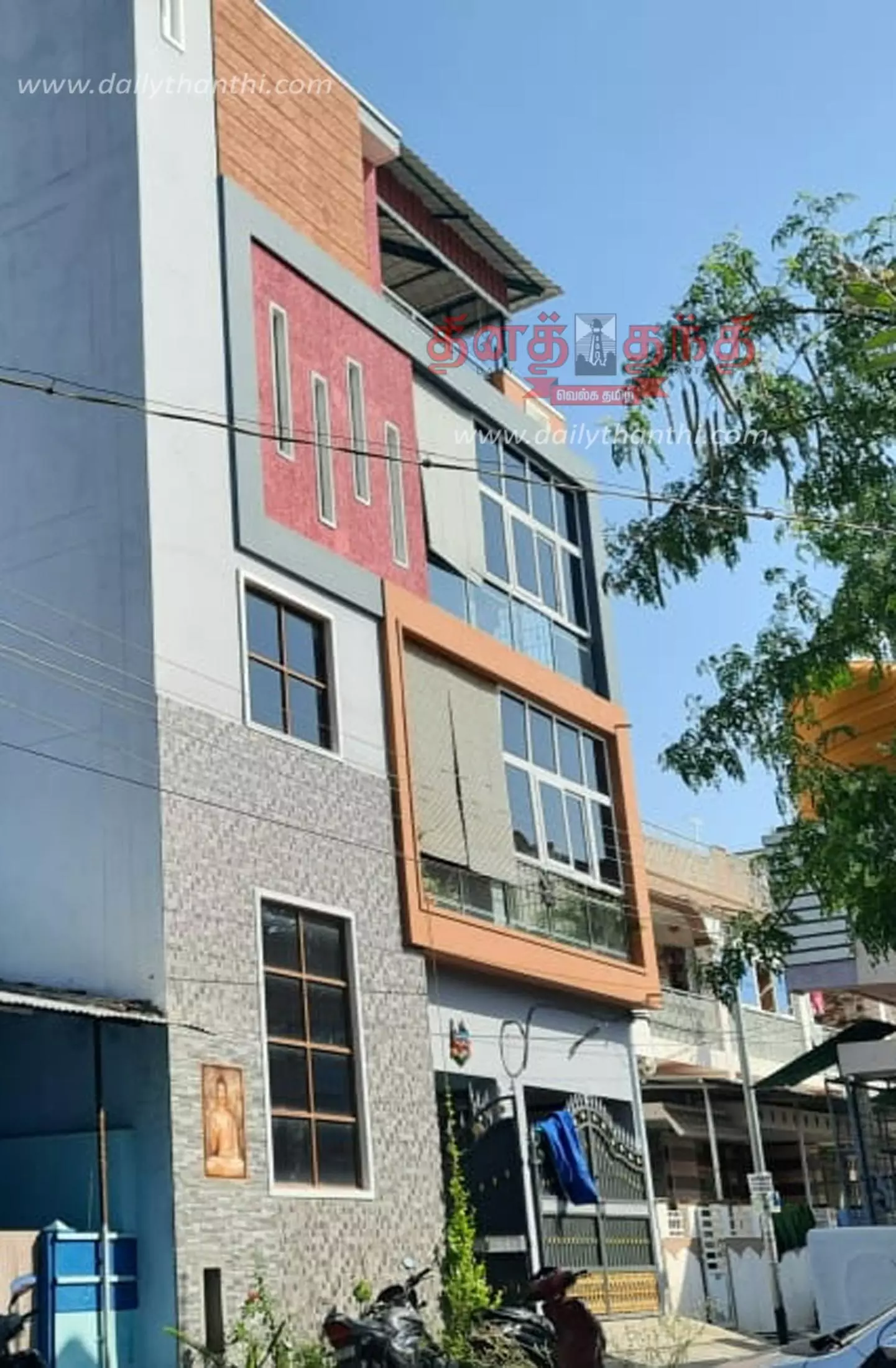 ஊராட்சிகளுக்கு பிளீச்சிங் பவுடர் வாங்கியதில் முறைகேடு: வட்டார வளர்ச்சி அலுவலர் வீட்டில் லஞ்ச ஒழிப்பு போலீசார் சோதனை 5 பேர் மீது வழக்குப்பதிவு ஊராட்சிகளுக்கு பிளீச்சிங் பவுடர் வாங்கியதில் முறைகேடு: வட்டார வளர்ச்சி அலுவலர் வீட்டில் லஞ்ச ஒழிப்பு போலீசார் சோதனை 5 பேர் மீது வழக்குப்பதிவு