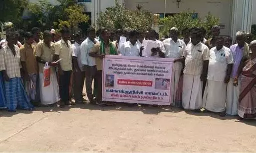 சின்னசேலத்தில் டேங்க் ஆபரேட்டர்கள், தூய்மை காவலர்கள் சங்கத்தினர் ஆர்ப்பாட்டம்