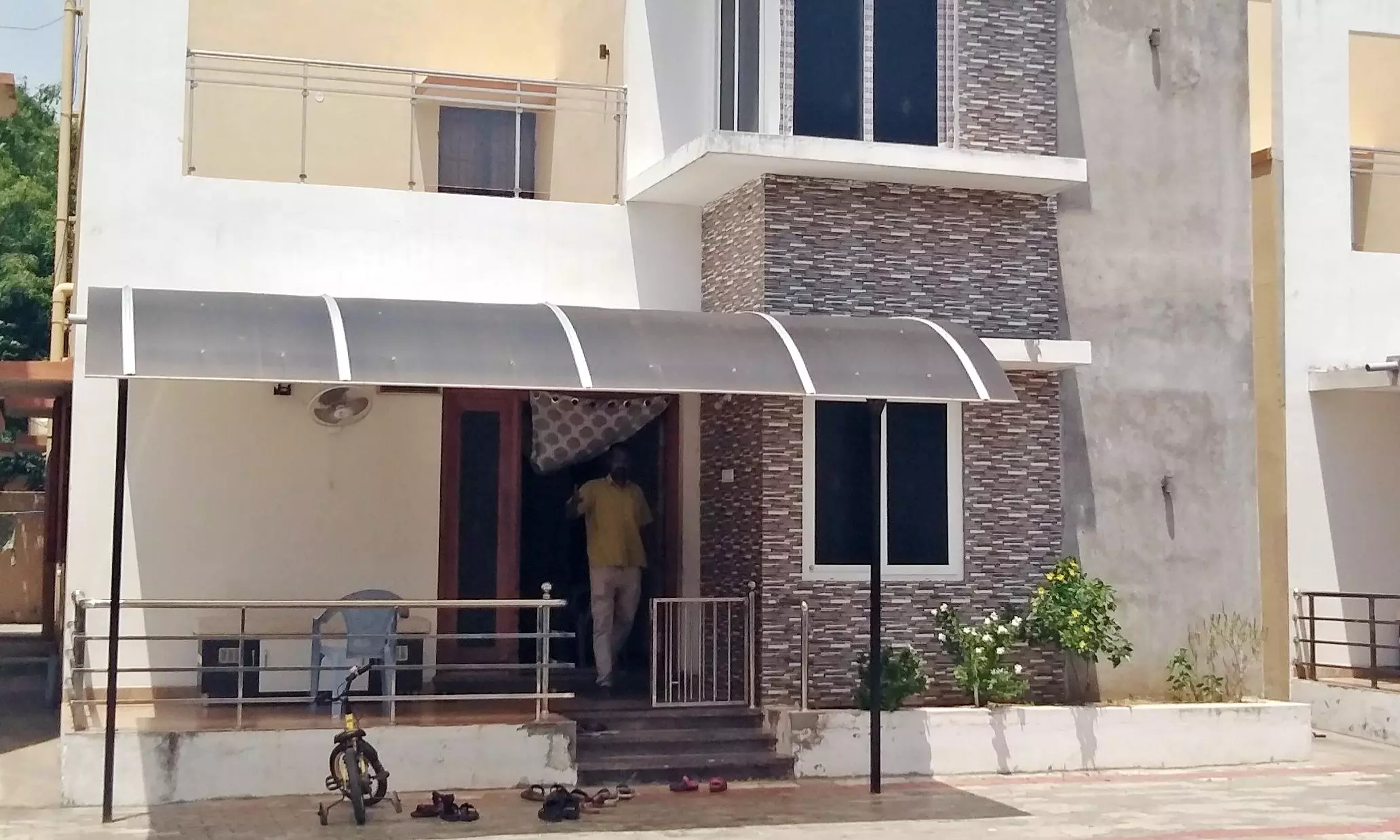 புதுக்கோட்டையில் 2 ஒப்பந்ததாரர்கள் வீடுகளில் லஞ்ச ஒழிப்பு போலீசார் சோதனை