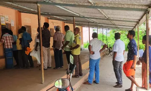 உடுமலை மின் வாரியத்தில் மின் கட்டண வசூல் மையம் கூடுதலாக திறக்கப்படுமா? உடுமலை மின் வாரியத்தில் மின் கட்டண வசூல் மையம் கூடுதலாக திறக்கப்படுமா?