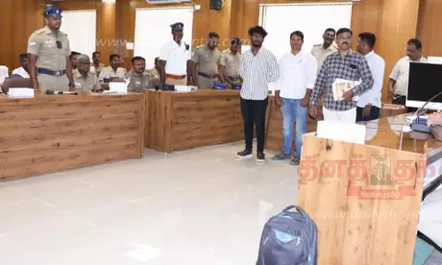 மக்கள் அதிகம் கூடும் இடங்களில் காவலர்கள் பாடி கேமராக்களை பொருத்தி கண்காணிப்பு பணி மேற்கொள்ள வேண்டும் - போலீஸ் சூப்பிரண்டு அறிவுறுத்தல்