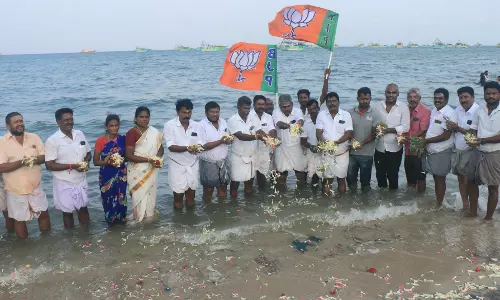 ராமேசுவரம் அக்னி தீர்த்த கடலில் பா.ஜ.க.வினர் அஞ்சலி