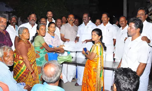 அ.தி.மு.க. சார்பில் உறுப்பினர் சேர்க்கை ஆய்வு கூட்டம் அ.தி.மு.க. சார்பில் உறுப்பினர் சேர்க்கை ஆய்வு கூட்டம்