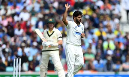 டெஸ்ட் சாம்பியன்ஷிப் இறுதிப்போட்டி - உணவு இடைவேளை வரை 2 விக்கெட் இழப்பிற்கு ஆஸ்திரேலியா 73 ரன்கள் சேர்ப்பு டெஸ்ட் சாம்பியன்ஷிப் இறுதிப்போட்டி - உணவு இடைவேளை வரை 2 விக்கெட் இழப்பிற்கு ஆஸ்திரேலியா 73 ரன்கள் சேர்ப்பு