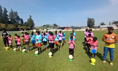 ஊட்டியில் ஒடிசா ரெயில் விபத்தில் உயிரிழந்தவர்களுக்கு அஞ்சலி